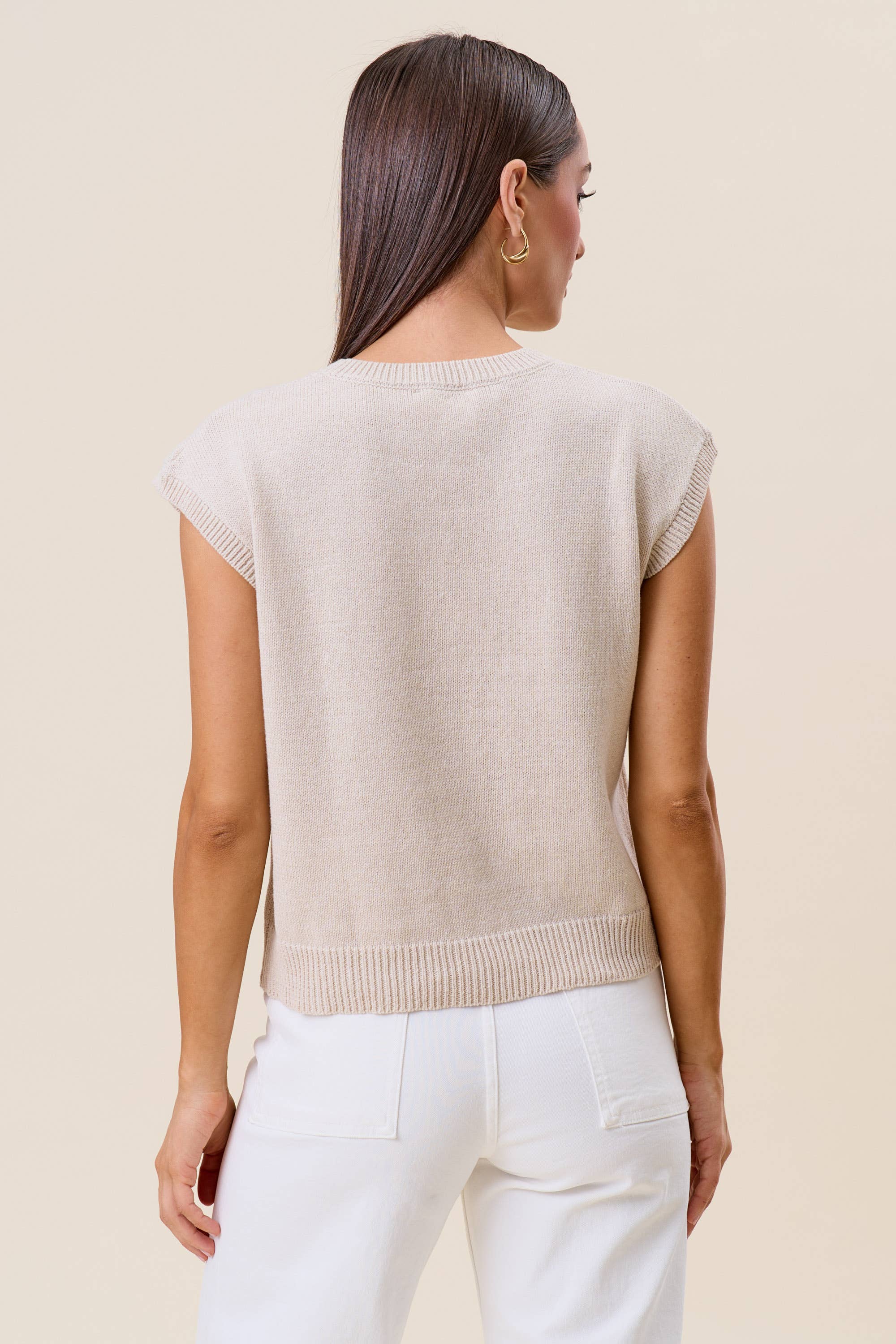 Sleeveless dog sweater