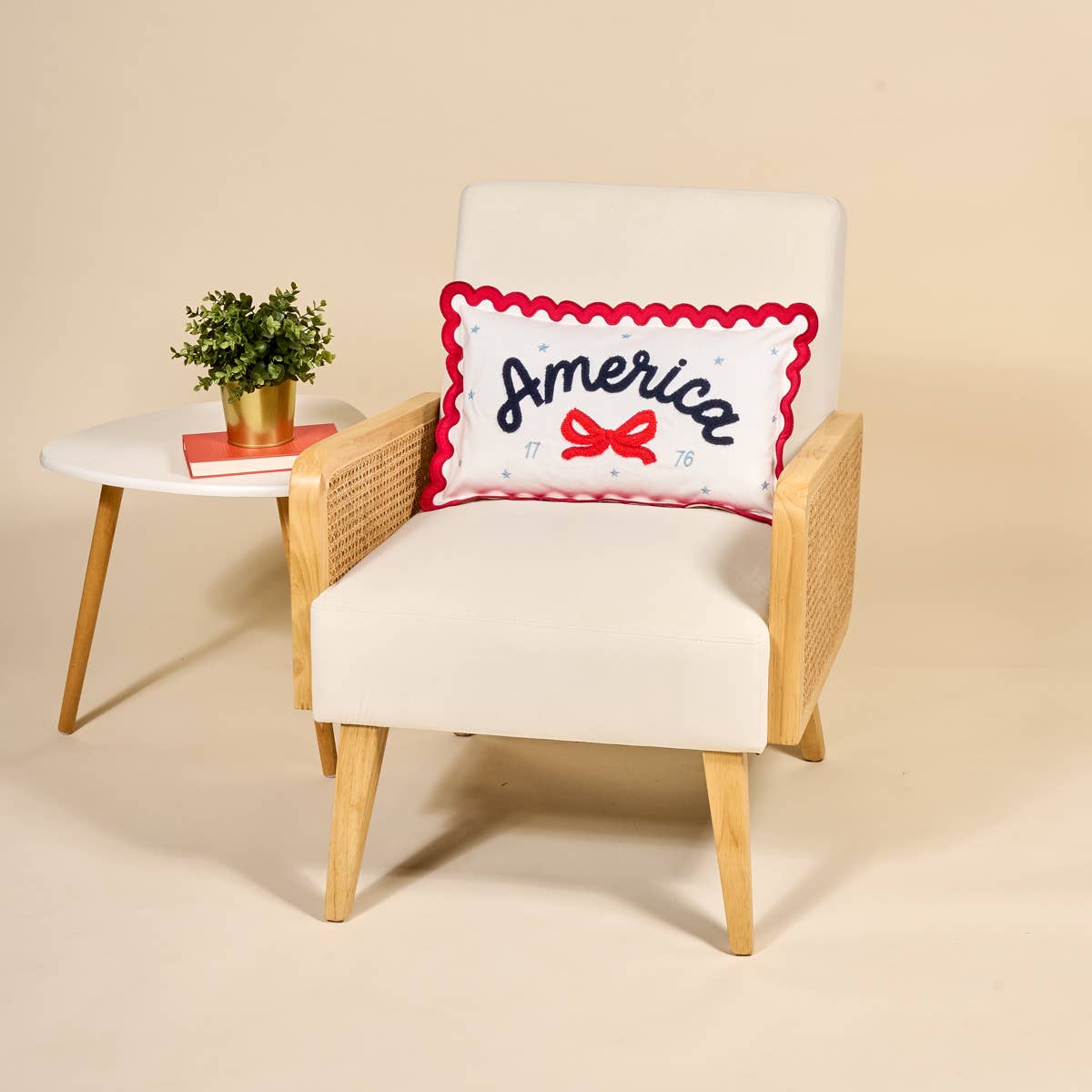 Scalloped Rectangle Throw Pillow–America