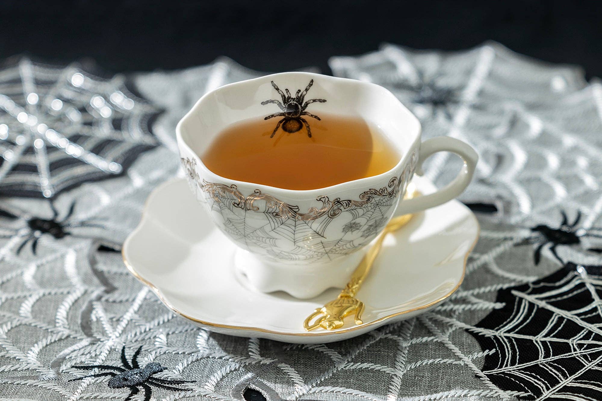 Spider Web White Gold Scallop 7.5oz Tea Cup and Saucer