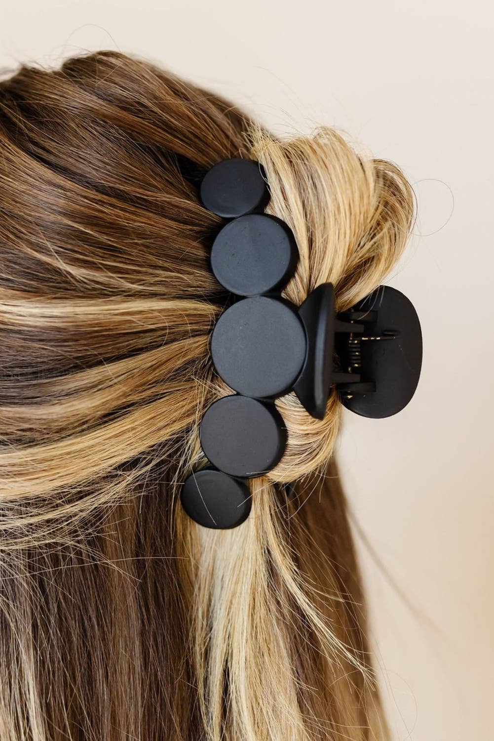 Minimalist 5 Circles Matte Black Hair Claw Clip