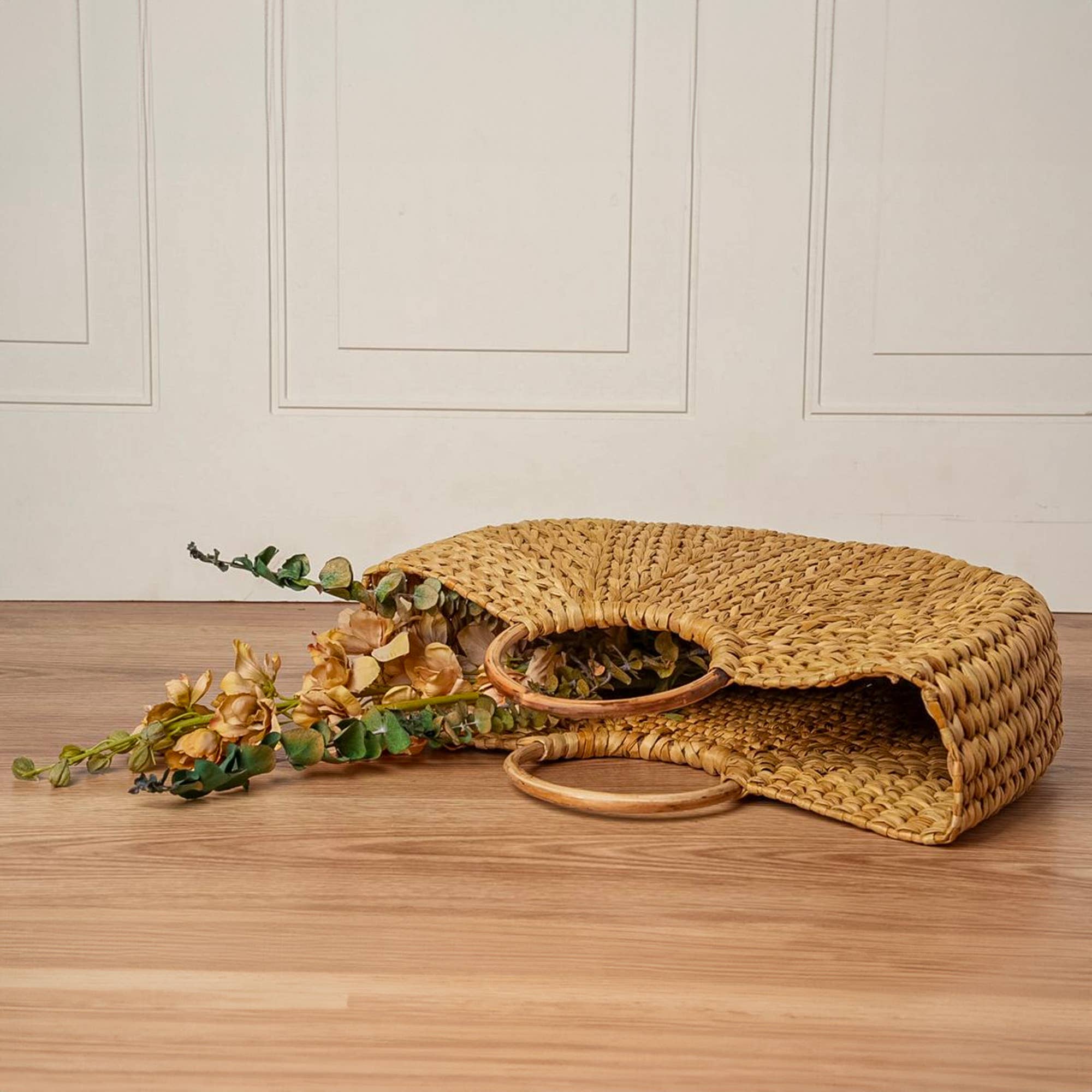 Circle Handle Palm Tote