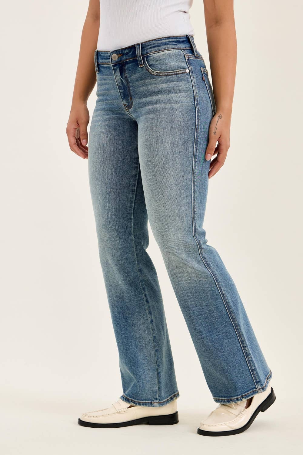 Low Rise "DAISY" Bootcut MD Genie Blue